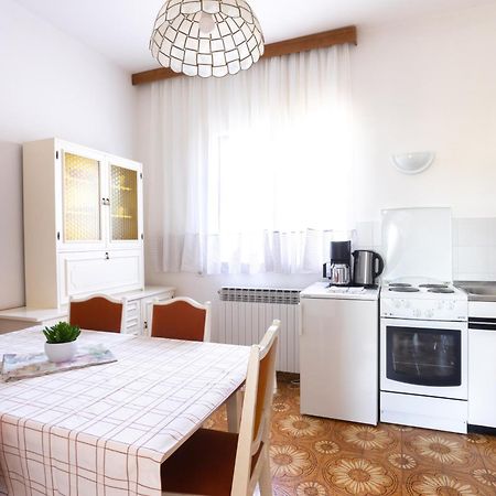 Apartments Lonzor I セルツェ エクステリア 写真