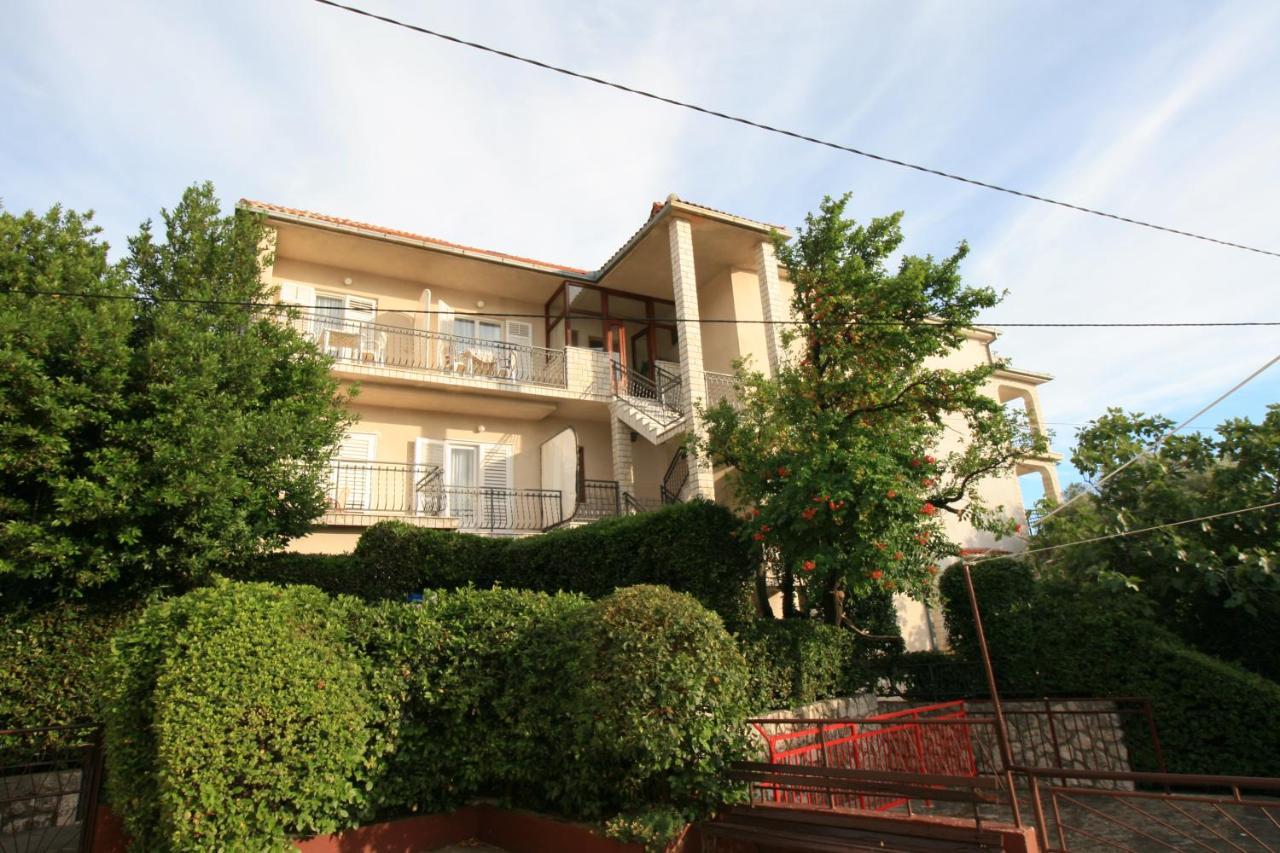 Apartments Lonzor I セルツェ エクステリア 写真