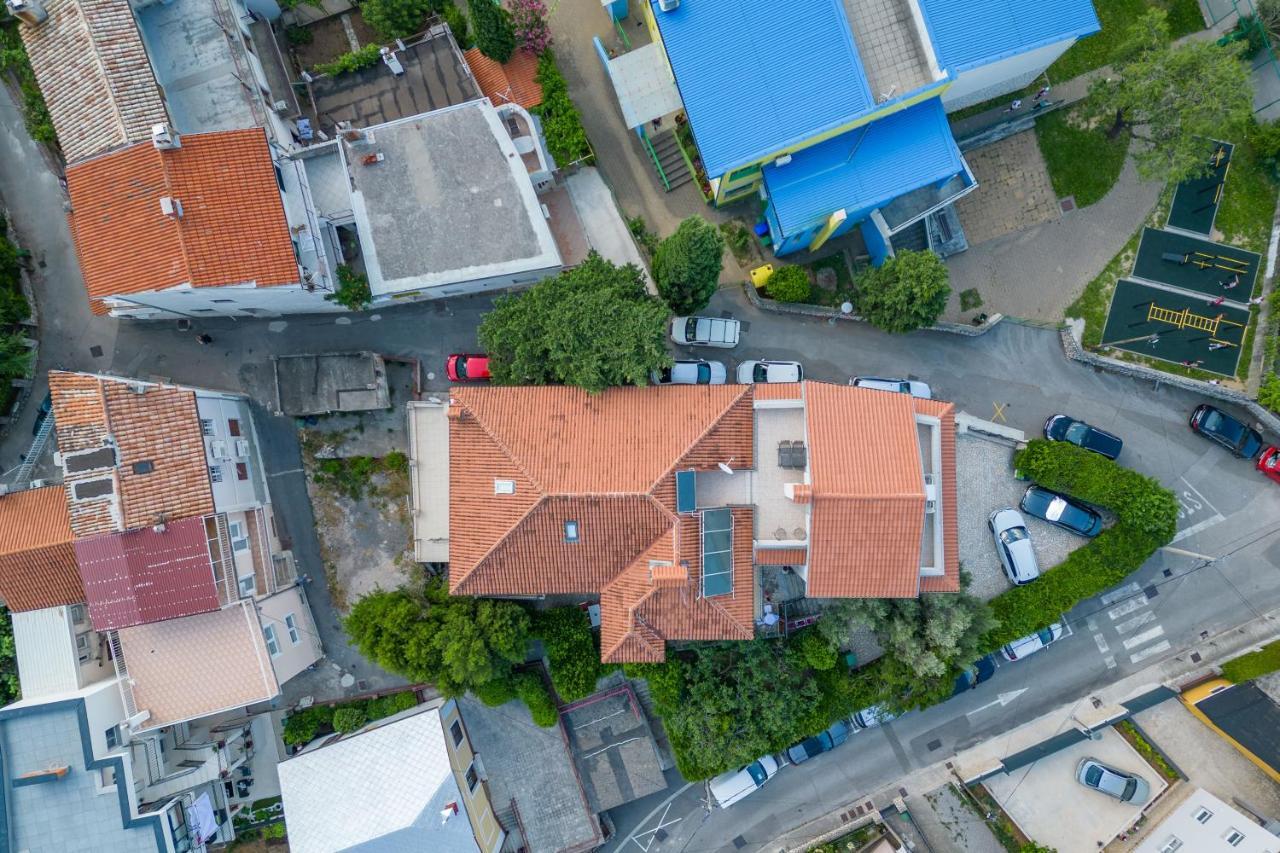 Apartments Lonzor I セルツェ エクステリア 写真
