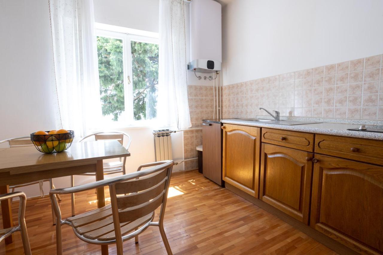 Apartments Lonzor I セルツェ エクステリア 写真